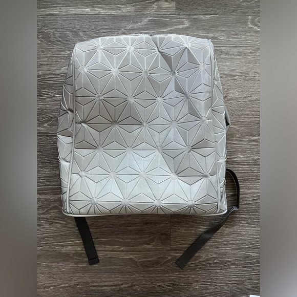 Disney Epcot Spaceship Earth Backpack 2021 Holographic - Picture 2 of 14